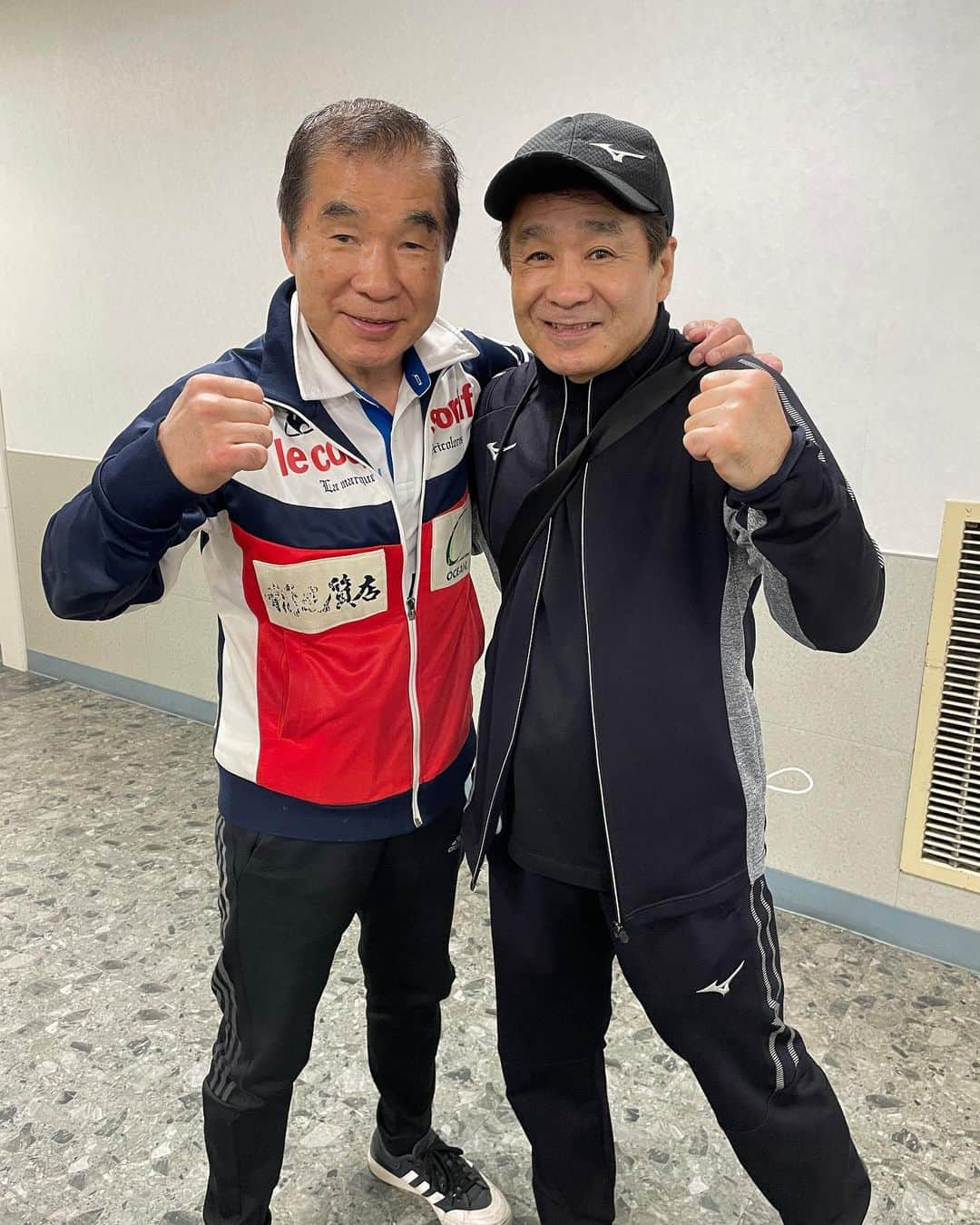 渡嘉敷勝男（渡嘉敷ボクシングジム）のインスタグラム：「花形達会長と🥊  #花形進 会長 #渡嘉敷勝男 #boxing #世界チャンピオン」