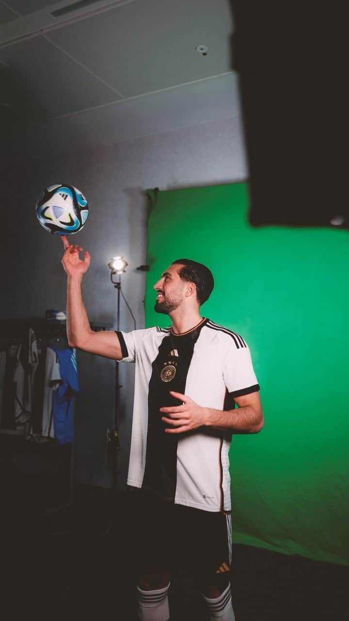 エムレ・カンのインスタグラム：「Back and ready 💪🇩🇪  #EC23 #weCan」