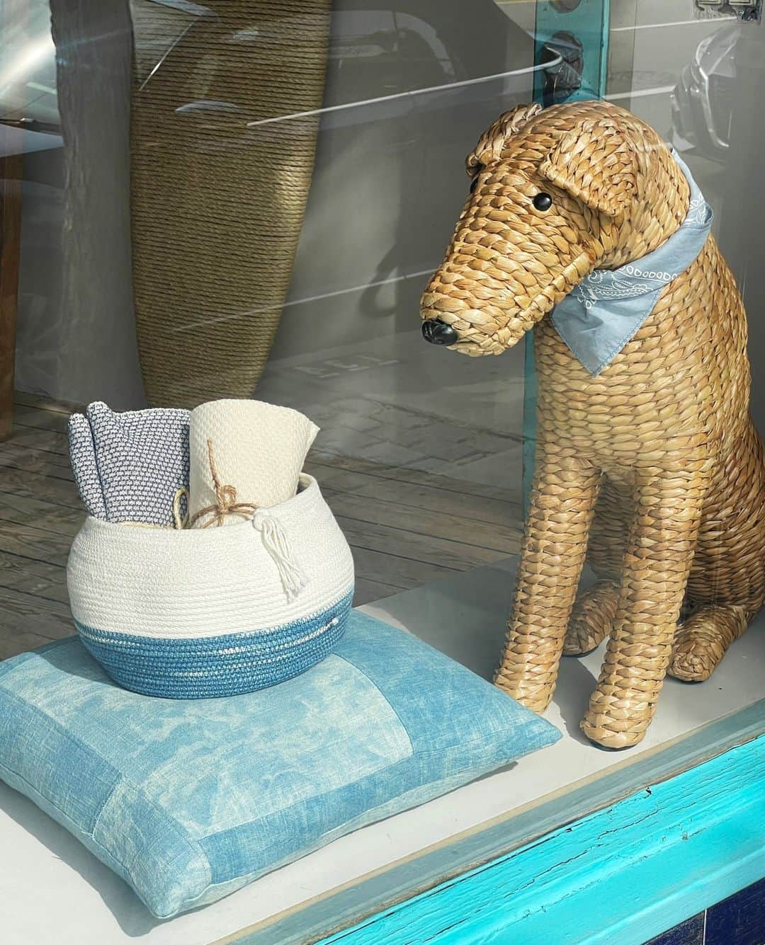 セーブカーキさんのインスタグラム写真 - (セーブカーキInstagram)「SKU California is a collection within Save Khaki United that has a worn-in vintage look. It has a laid-back feeling that is sun-baked and gentle. ⁠ ⁠ SKU Silver Lake is now opened and focused on the SKU CA collection.  Here in this location, we bring you the SKU CA lifestyle products and a few of our favorite SKU main staples.⁠ ⁠ Come say hello. ⁠ Location and hours [linkdin.bio]⁠」3月24日 23時23分 - savekhakiunited