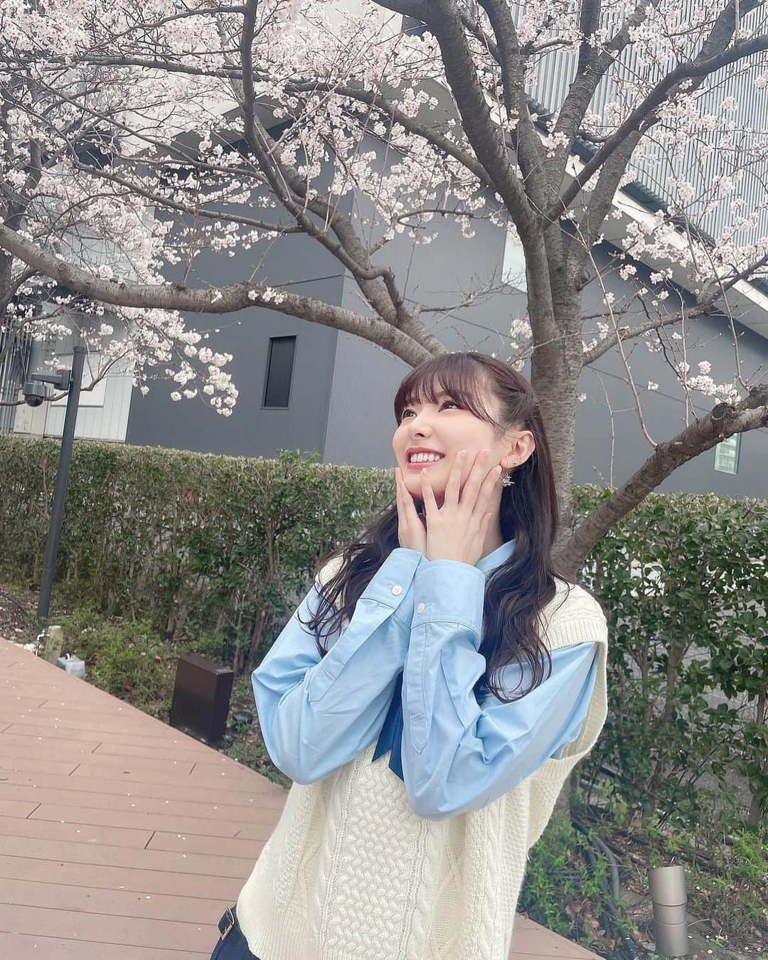 武藤十夢さんのインスタグラム写真 - (武藤十夢Instagram)「桜散っちゃう前に見れて良かった🌸 #放課後ポケモン研究部 の最新回 みんな見てくれたー？💕 . . #ポケモン #Pokemon #ポケットモンスター #ポケモンsv #ポケモン研究部員 #制服 #桜 #🌸」3月24日 23時32分 - tommuto_official