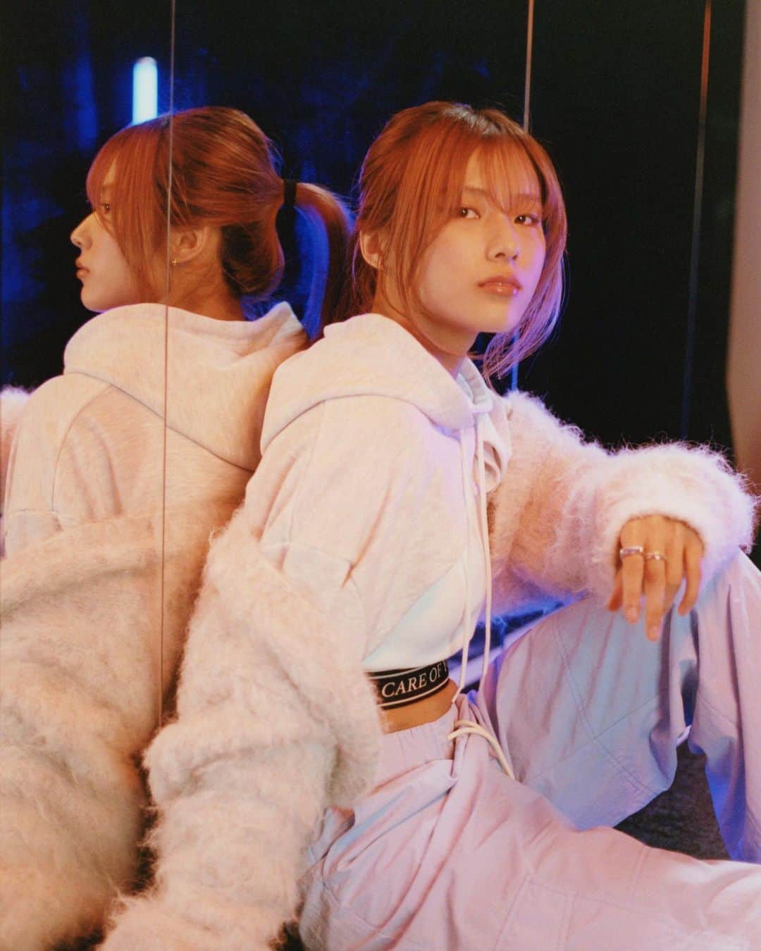 魚地菜緒のインスタグラム：「. WEGO (@wego_official) PASSION FOR “YOURSELF” .  2018年からスタートした、 情熱＝パッションを持つすべてのひとを 応援するWEGOのプロジェクト 「PASSION FOR」の企画にて、 スペシャルインタビューをして頂きました😌 . ダンスを始めたきっかけから、 今どんな気持ちで、 何に情熱を注いでいるのか 私の技に対するこだわりだったりとか、 色々たくさんお話ししました！！！！ . インタビュー動画は ハイライトのURLから 見ることが出来ます！！ . 是非チェックしてみてください😉 . . . . #WEGO #ウィゴー #PASSIONFOR #PASSION #bboy #bgirl #breakdance #2000 #acrobatic  #kose #kose8rocks  #photography #portrait  #underarmour #powermoves #breaking #powermoves  #ブレイクダンス」