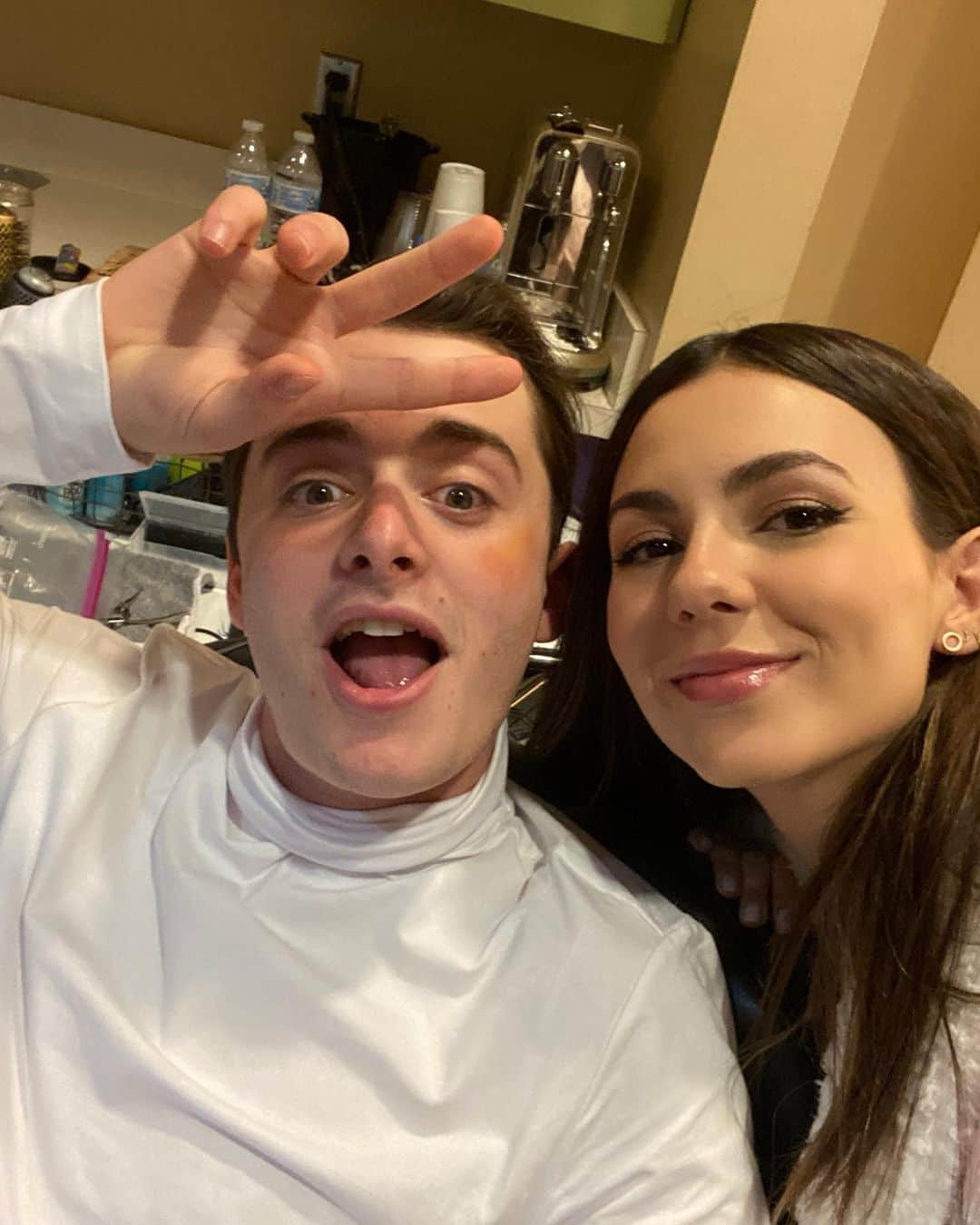 ヴィクトリア・ジャスティスのインスタグラム：「@thetutormov out in select theaters TODAY!!! Ticket link in bio!  In the meantime, please enjoy this silly lil photo dump. I clearly had no fun making this one ;). Can’t wait for you all to meet Annie 🤰🏻! If you love thrillers, you don’t wanna miss this one!」