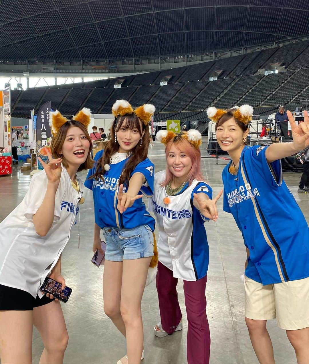 のインスタグラム：「1年間『真夜中のイイね❤︎』を 見て下さった皆さん 関わって下さった皆さん 本当に今までありがとうございました。  今後も4人の応援よろしくお願いします☺︎  #前回ので最終回でした #急なお知らせ」
