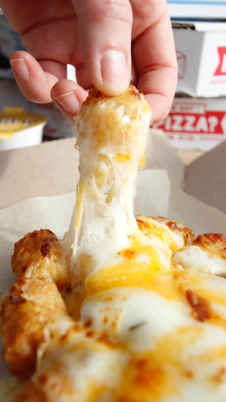 Domino's Pizzaのインスタグラム：「Gimme some of your Tots.」