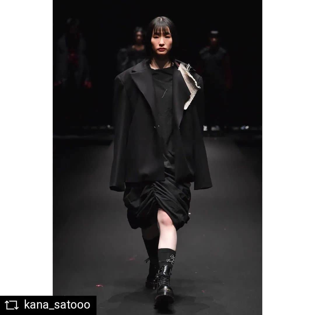 アースモデルスのインスタグラム：「#佐藤佳奈   #REPOST @kana_satooo with @get__repost__app 👏👏👏  #fashionshow  #fashionmodel  #fashion #art @mfac_fashion   #モデル #アース #アースモデルス #モデルエージェンシー #モデル事務所 #モデル募集 #ファッション #ファッションモデル #青山 #表参道 #外苑前」