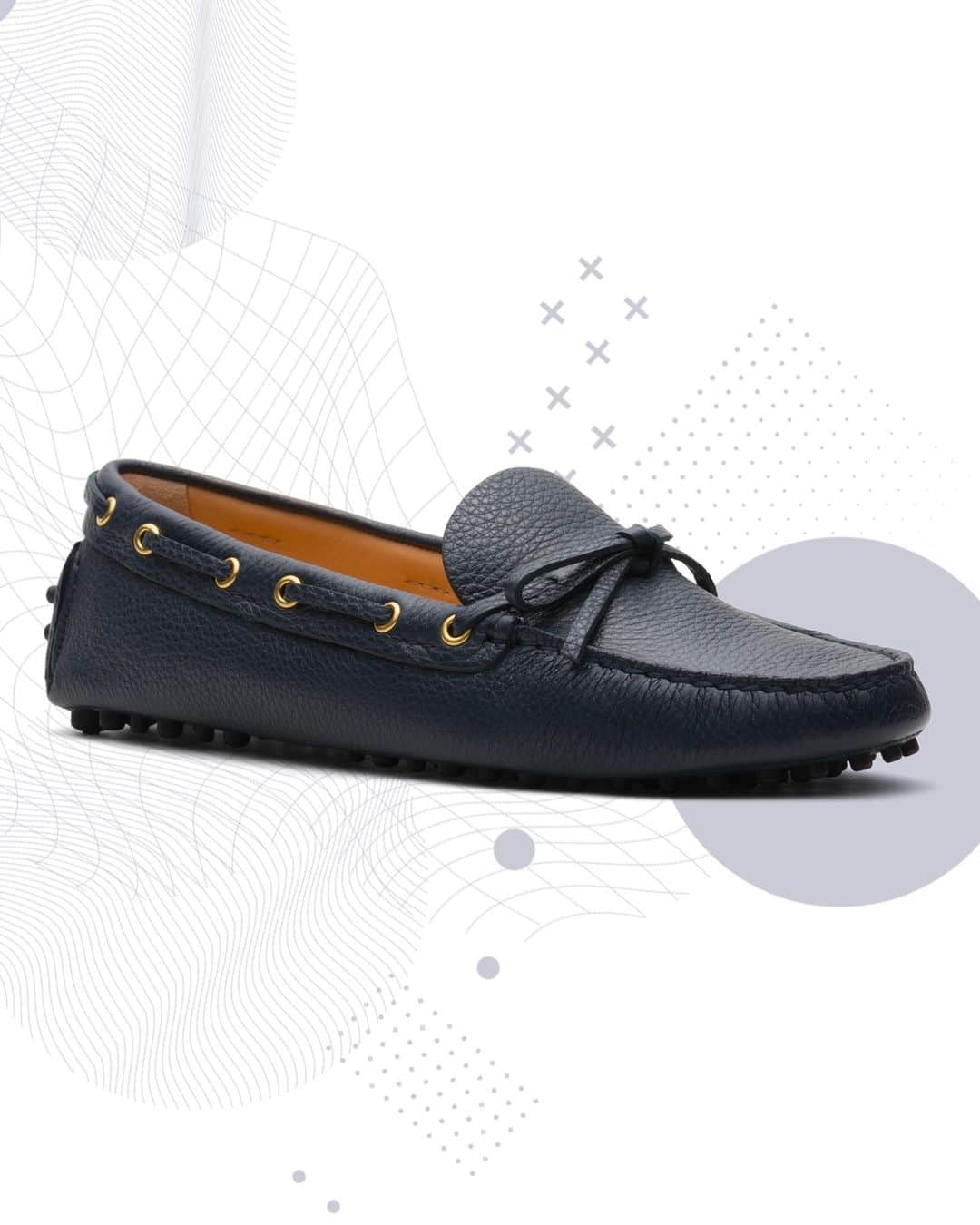 カーシューのインスタグラム：「The iconic #DrivingShoes wears the most aristocratic colour, navy. Choose it for an elegant and refined look.」