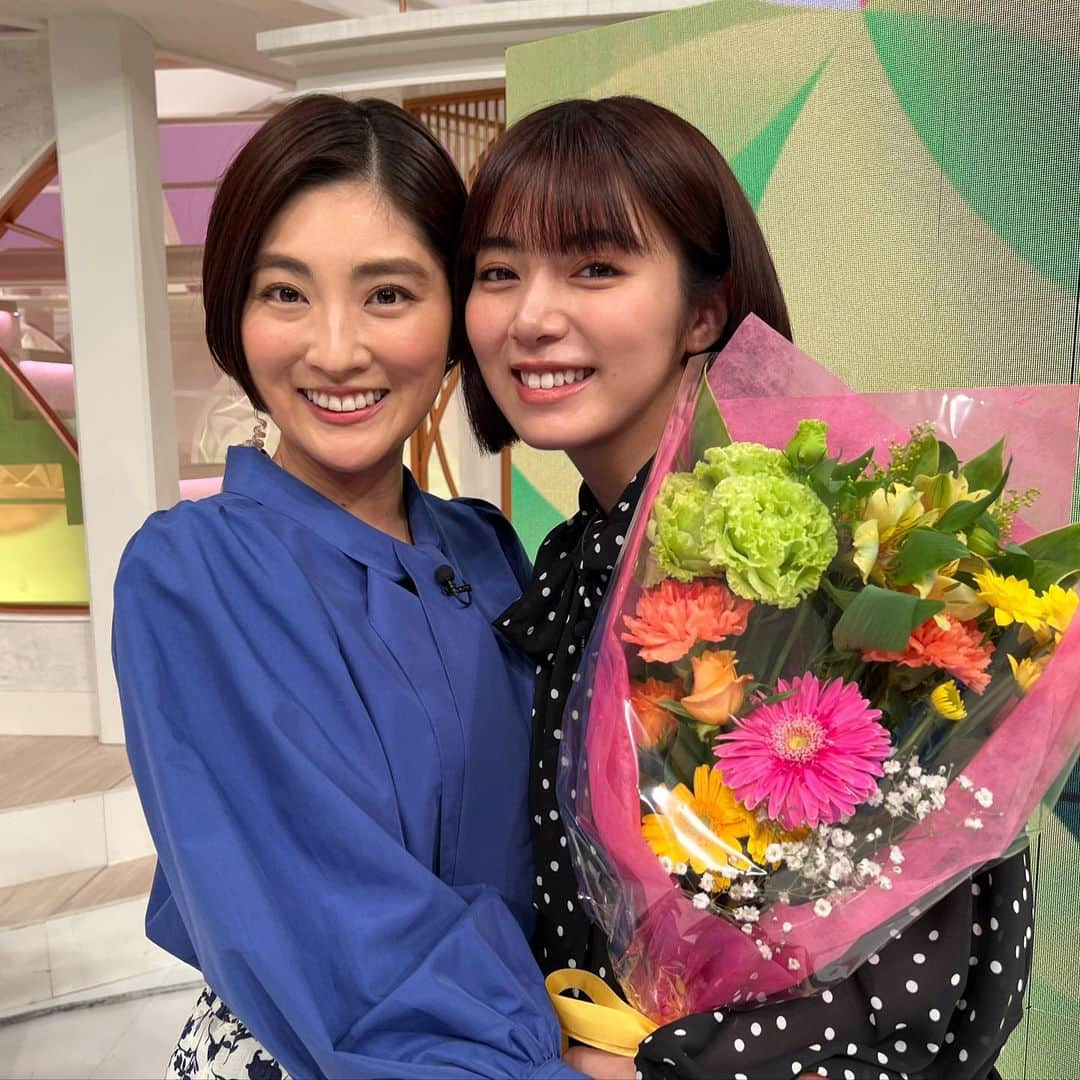 岩本乃蒼さんのインスタグラム写真 - (岩本乃蒼Instagram)「まっすぐな言葉と可憐な佇まいに 魅了される日々🍀 エンディングでは 思わずエライザさんのお言葉を借りて ありがとう、大好き、を伝えてしまいました🫶🏻 1ヶ月ありがとうございました！ またご一緒できますように…🌸 #newszero #池田エライザ #岩本乃蒼」3月25日 1時48分 - noa_iwamoto