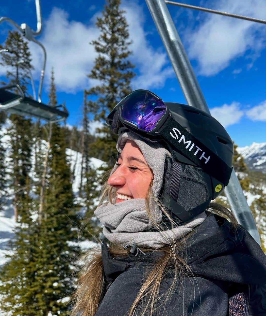 ハンナ・ミラーのインスタグラム：「Life’s better on a mountain   Shout-out to the crew that made this trip incredibly special, thankful to be your tumbleweed❣️」