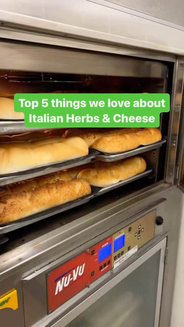 Official Subwayのインスタグラム：「IH&C is the GOAT #subway #bread #italianherbsandcheese #psa」