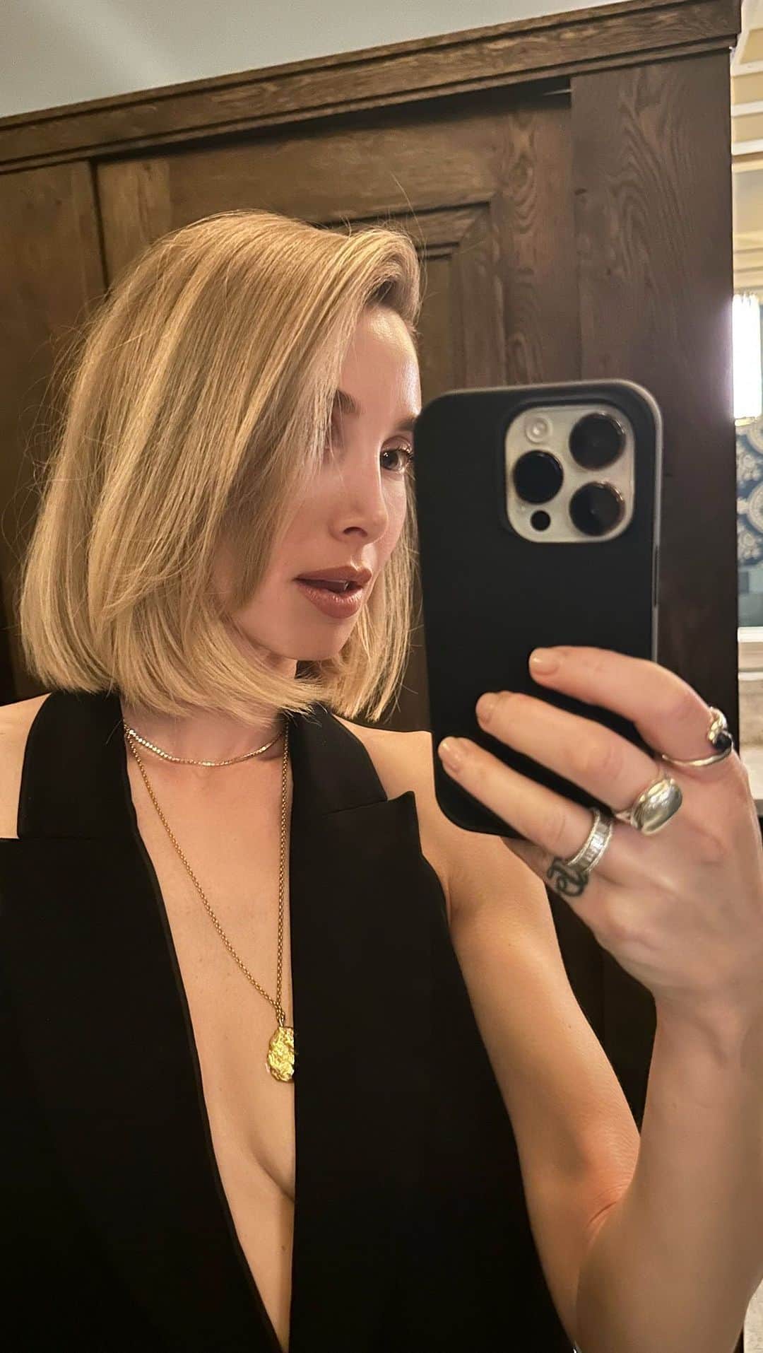 のインスタグラム：「The hair saga has come to a close. What do we think?! @biancacolour @jessealexandre」