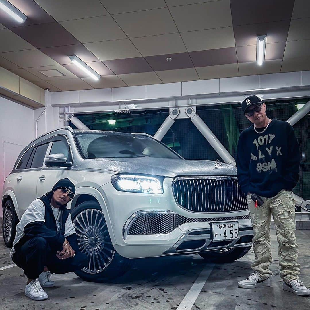 Kayzabroさんのインスタグラム写真 - (KayzabroInstagram)「DJ⭐︎GOとミーティング✨ #azzurrodesign #newestunitedhiphopstore #maybach #gls #myride」3月25日 16時00分 - kayzabro_ds455