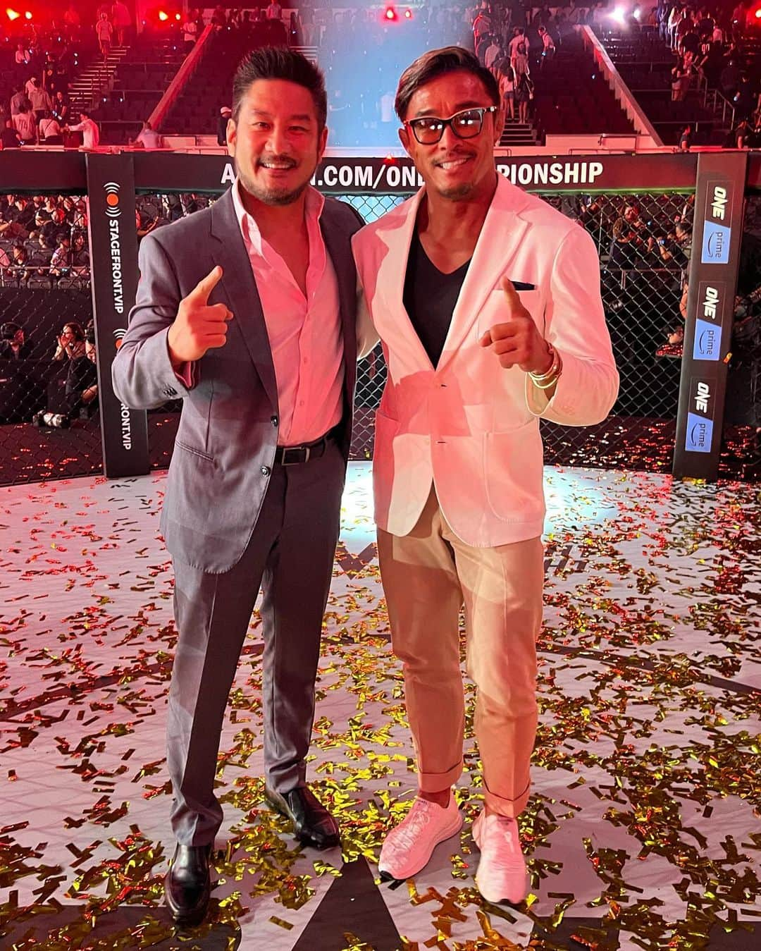 秋山成勲さんのインスタグラム写真 - (秋山成勲Instagram)「I was able to catch up with Chatri in Singapore. Let’s bring this greatest show to KOREA soon!!! Chatri told me to become ONE World Champion. I will keep doing my best. AGE IS JUST THE NUMBER!! Let’s go!! I love onechampionship @onechampionship  @yodchatri  #onechampionship」3月25日 14時44分 - akiyamachoo