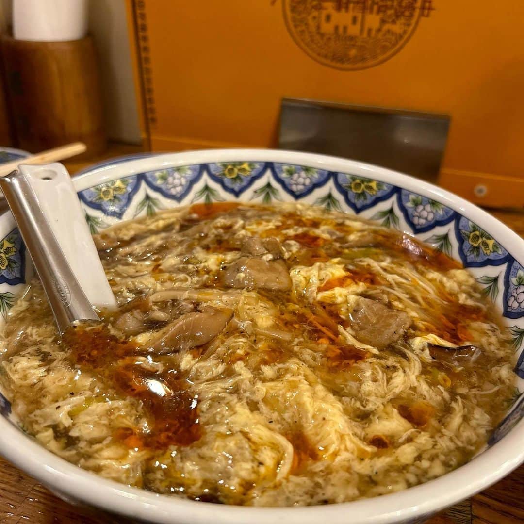 堤ゆきみさんのインスタグラム写真 - (堤ゆきみInstagram)「最近投稿に載せてないからか、ラーメン前みたいに食べてますか？とDMが何個かありましたので....きちんと食べてます🍜笑  麺好きすぎて大変だ😮‍💨  ご飯の写真ありすぎるから色々載せようかな...  #ラーメン #つけ麺 #麺好き」3月25日 14時58分 - yukimi_tsutsumi