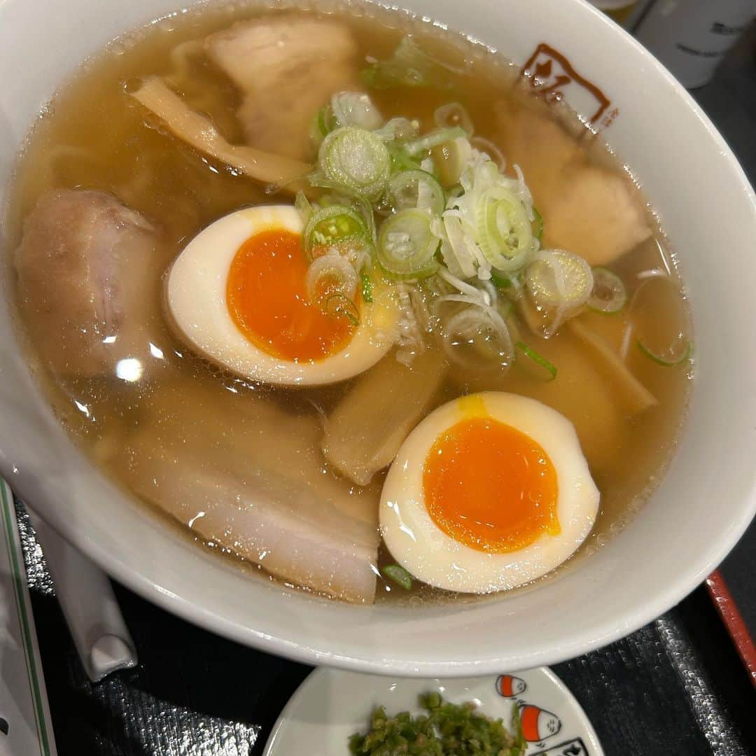 堤ゆきみさんのインスタグラム写真 - (堤ゆきみInstagram)「最近投稿に載せてないからか、ラーメン前みたいに食べてますか？とDMが何個かありましたので....きちんと食べてます🍜笑  麺好きすぎて大変だ😮‍💨  ご飯の写真ありすぎるから色々載せようかな...  #ラーメン #つけ麺 #麺好き」3月25日 14時58分 - yukimi_tsutsumi