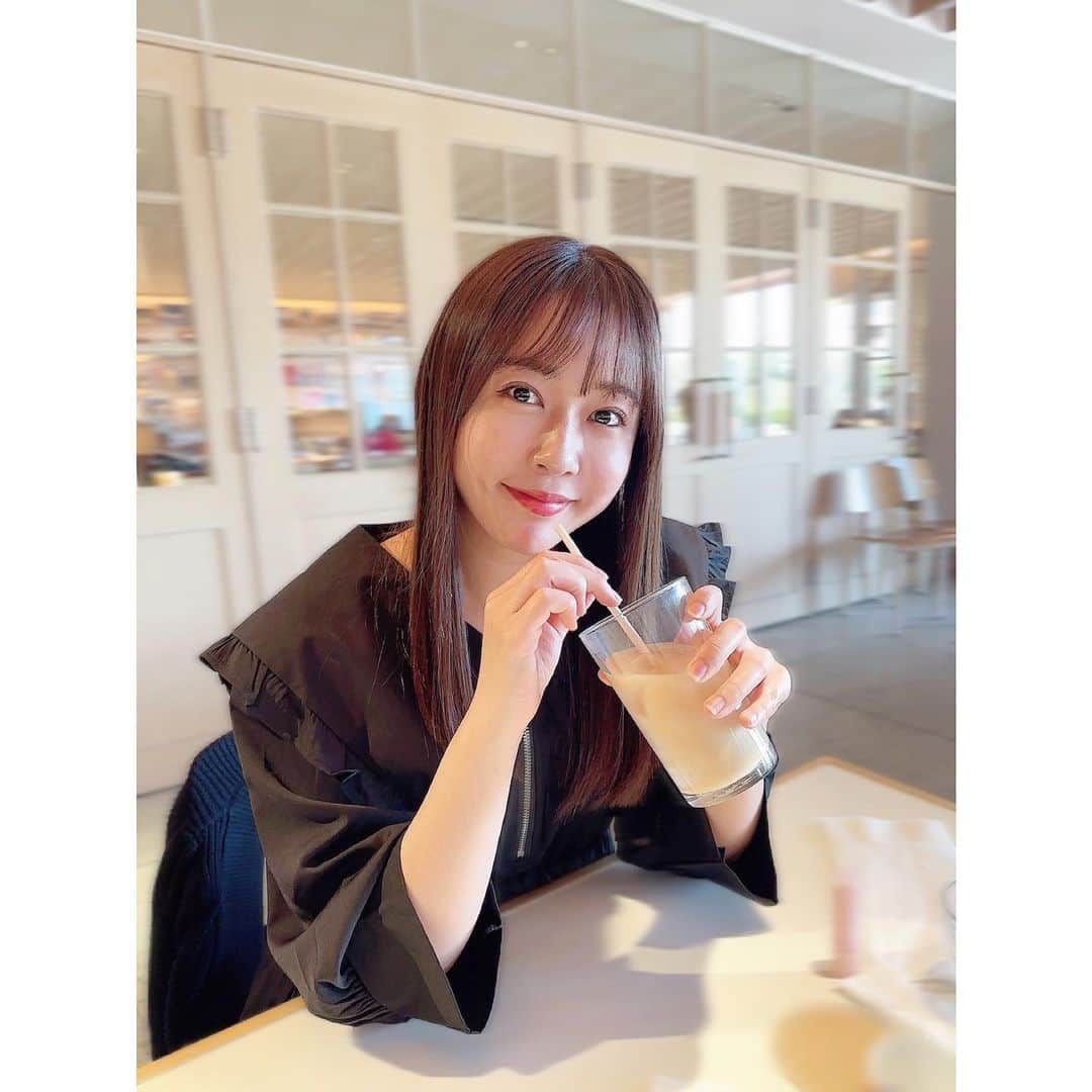 のインスタグラム：「カフェしたよ🥞☕️ . . 私の中でハッシュタグの文化終わった」