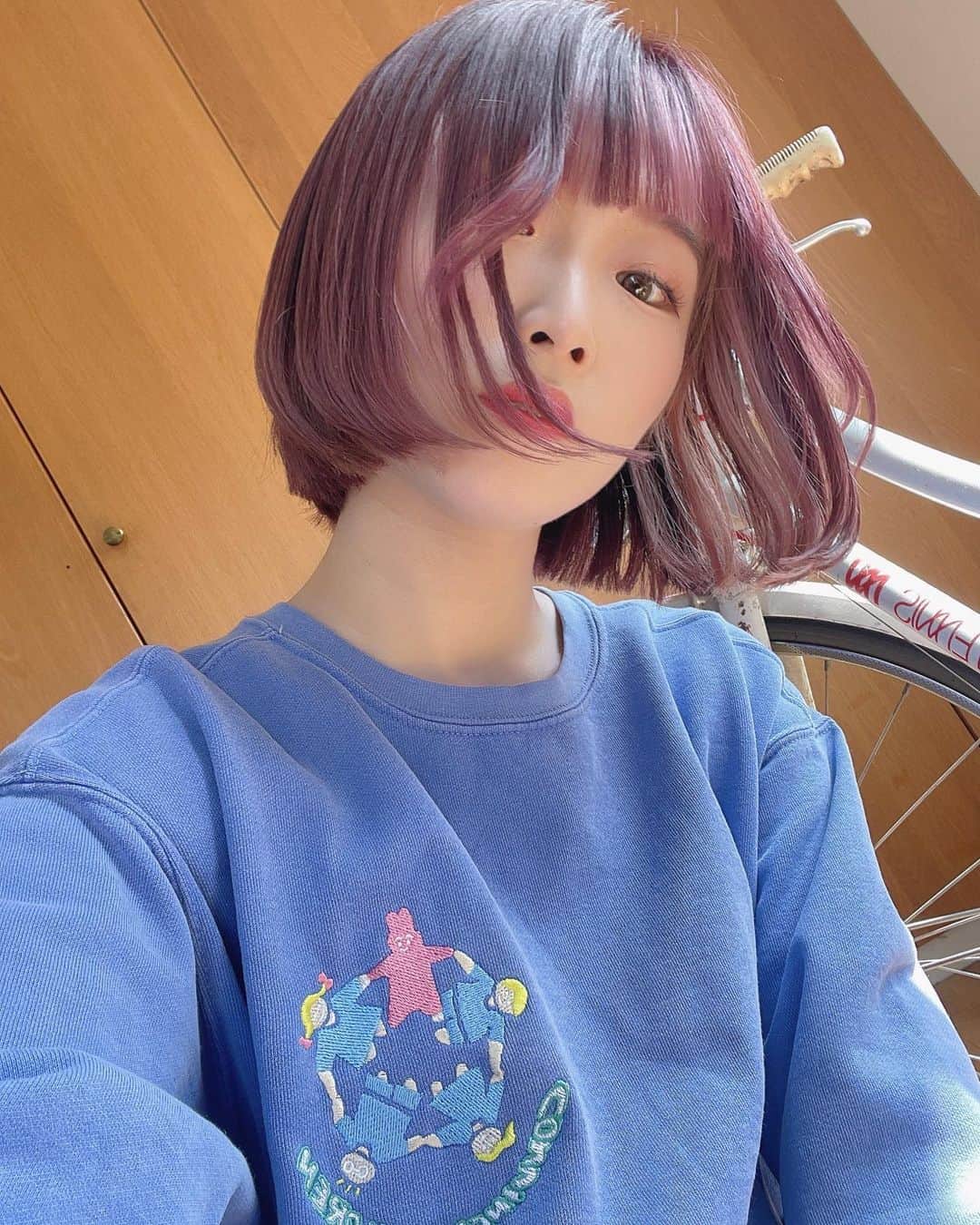 平野友里（ゆり丸）のインスタグラム：「🌏  Tops👕 #naruhesons かわちいね🐰❤︎  ・ ・ ・ ・  #ボブ #ボブアレンジ #ボブヘアアレンジ #ボブヘア #ボブヘアー #ボブスタイル #うちまきボブ #内巻きボブ #内巻きヘア #ゆり丸 #平野友里 #アイドル」