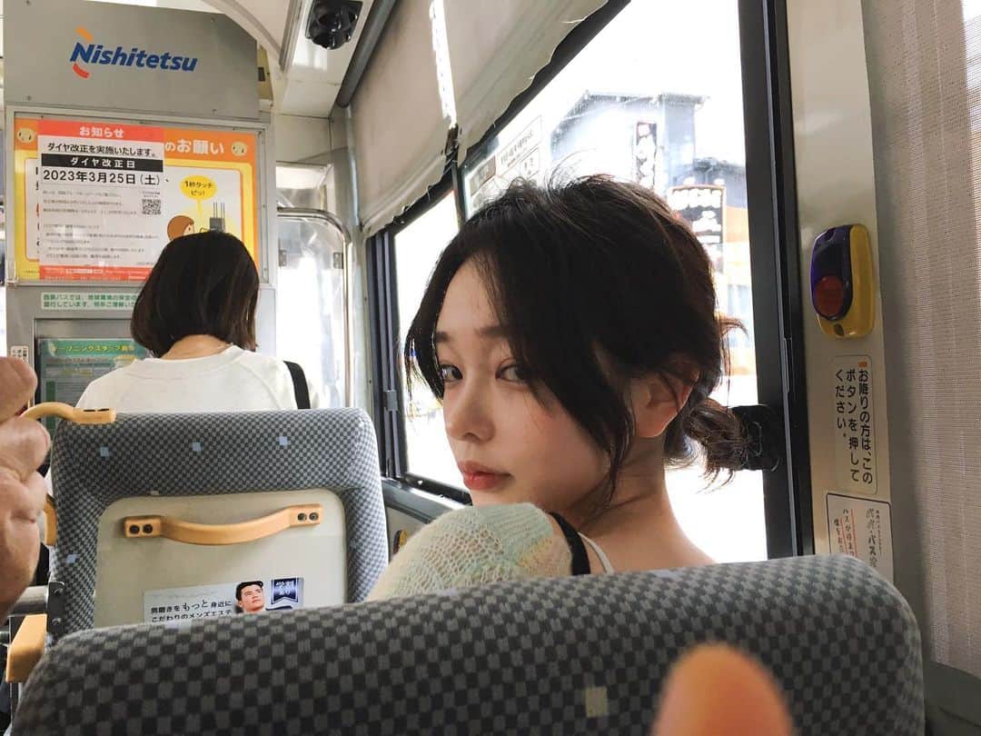ソン・ファミンのインスタグラム：「오늘은 버스여행~ 🚌 📸app @filmhwa」