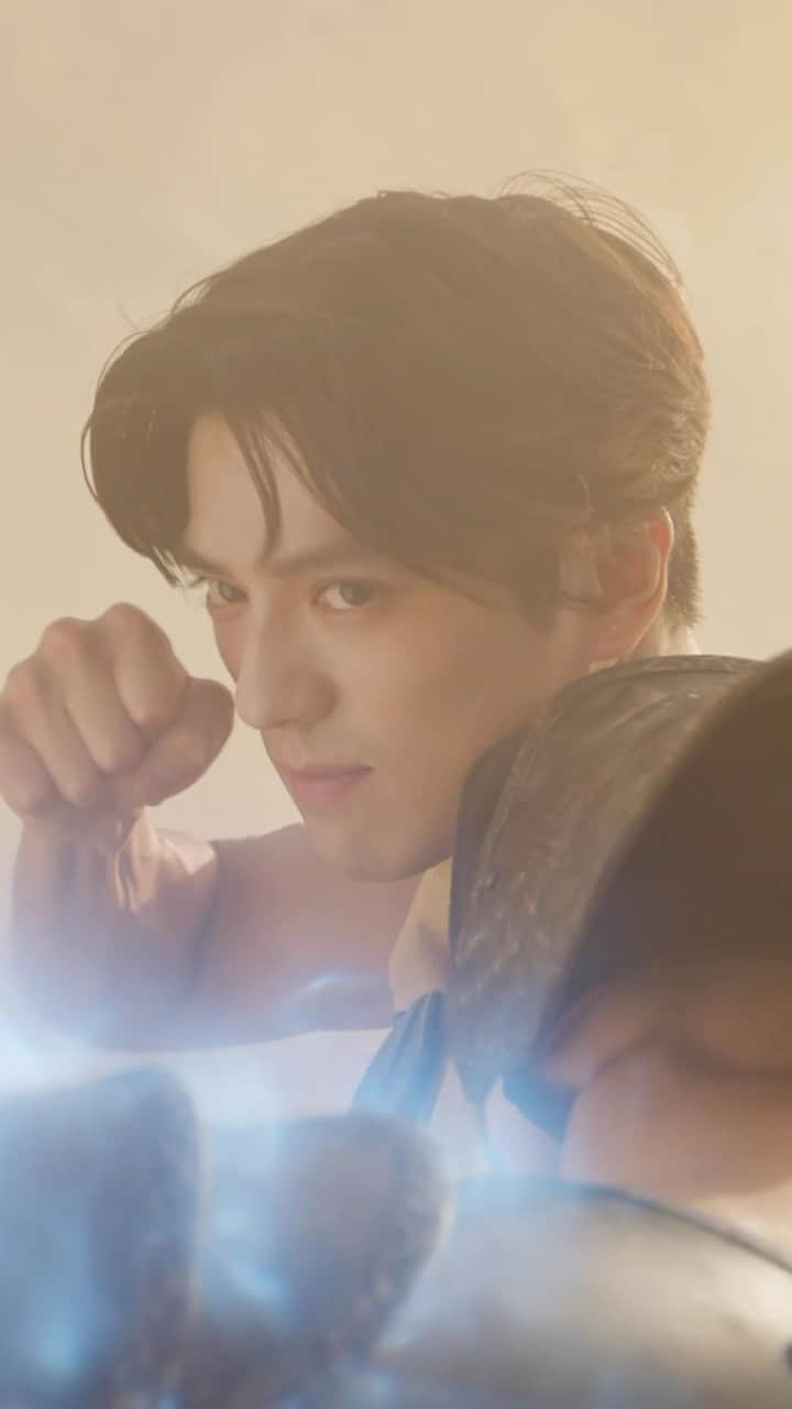 新田真剣佑のインスタグラム：「There are Gods among us…and Heroes within us.   Watch the full trailer of #KnightsoftheZodiac – coming to theaters May 12.   #KotZmovie」