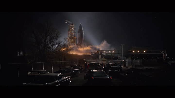 アリソン・ピルのインスタグラム：「Will Myrtle and Lester ever get it together?  Will these folks finally get to the moon?  Will giant corporations, the promise of capitalism, and the wealth of shareholders bring everyone blissful existences filled with meaning?  Watch to find out!  @appletvplus #hellotomorrow」