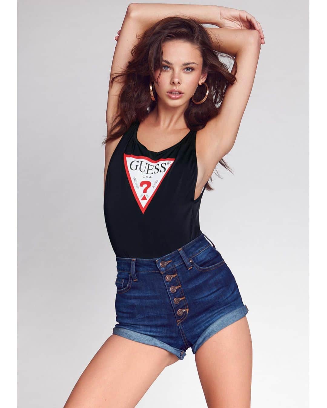 メイカ・ウーラードのインスタグラム：「So excited to be apart of the @guess family ❤️」