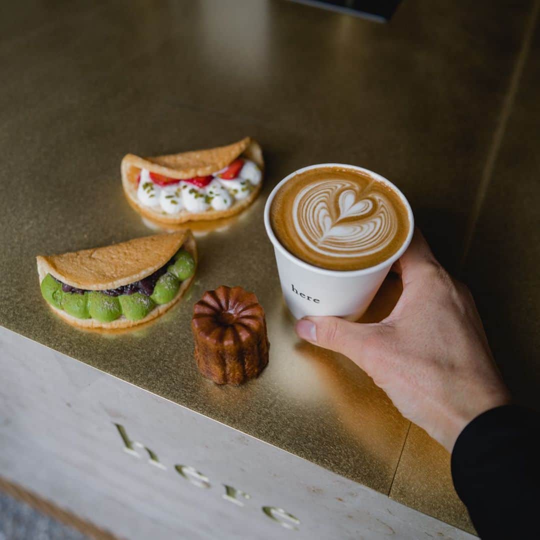 山口淳一さんのインスタグラム写真 - (山口淳一Instagram)「今日から清水寺の夜間拝観です。 hereもやれるだけやります🔥 夜間拝観時間限定のシンプルで美味しい商品もあるかも㊙️  #japan #kyoto #here #coffee #herekyoto #canele #latte #latteart #cafe #espresso #kiyomizudera #EZD #kiyomizuderatemple #日本 #京都 #京都カフェ #コーヒー #カヌレ #ココカヌレ #ラテ #ラテアート #エスプレッソ #焙煎 #バリスタ #清水寺 #栄山堂 #オムレット #京都オムレット #mavam」3月25日 8時12分 - junichi_yamaguchi