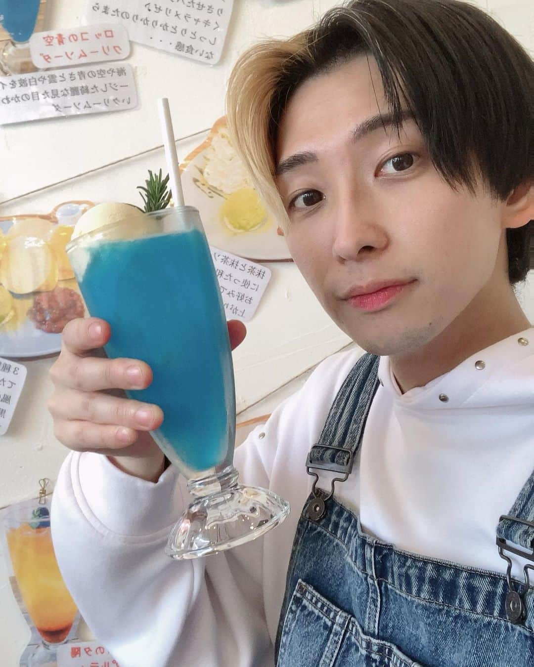 Hikaru（ヒカル）さんのインスタグラム写真 - (Hikaru（ヒカル）Instagram)「人生初の秋田県楽しすぎたので久しぶりにインスタ更新しておきます（基本Twitterのサブ垢に生息してるから 俺のこともっと知りたい人はTwitterのプロフィールからサブ垢に飛んでフォローしといて）  飯美味い みんな優しい 美人多い  住んでみたいと思えるくらい良かった  満喫しすぎて喉やられたから 都内戻ってゆっくり休む  次はどの県に行こうか迷う✈️」3月25日 9時00分 - tadanokarisuma