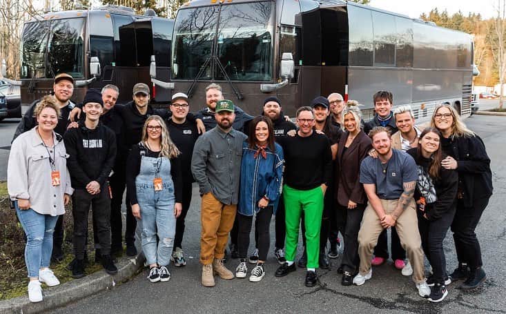 カリ・ジョブのインスタグラム：「A huge thanks to the amazing team behind it all...you’re each so attentive to details and do everything with extreme excellence. Thank you for helping people encounter Jesus and making sure we all have the best time along the way! You’re the best! Also thank you to our tour partners @convoyofhope @illuminations12vc. It’s an honor to partner with you to globally bless others!」