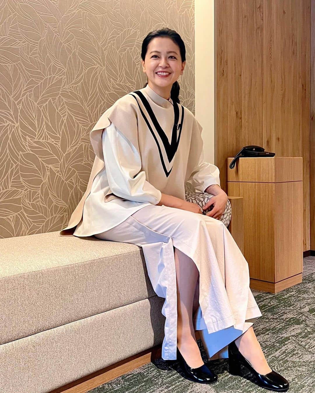 黒谷友香のインスタグラム：「皆さん、こんにちは☺️ 今日、3月25日(土) 24:00～24:30 O.A  BSフジ 「JAPAN MOVE UP！ ～千葉県・柏の葉 街づくり ライフサイエンス最前線～」があるよ😉  ライフサイエンスは、まだ解明されていない生命の理解を目指した研究分野😳✨  番組で、分子構造解析のお話も伺ったんだけど、 それがとても興味深くて面白いから、是非観てね！  https://www.bsfuji.tv/Japanmoveup/pub/index.html  #ralphlauren#poloralphlauren#乗馬#馬#東京#tokyo#sdgs#着物#ハーブ#地球温暖化#ガーデニング#LOVOT #ラボット#diy#日本#日産 #nissan#EV#日産ariya#ai#大鵬薬品工業#バップフォーレディ#エビス#プレミアムケアハブラシ#mediaid#いち瑠#黒谷友香」