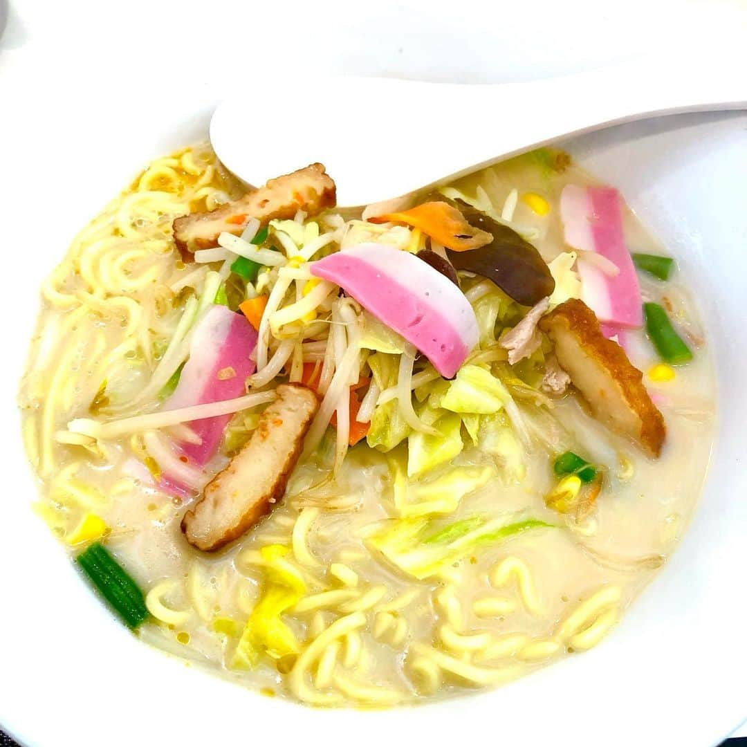 河内孝博のインスタグラム：「【麺麺活動】お久しぶりの“長崎ちゃんぽん(麺1.5倍)”〜♫ 途中“皿うどんソース”で“味変”がいつものコース😋」