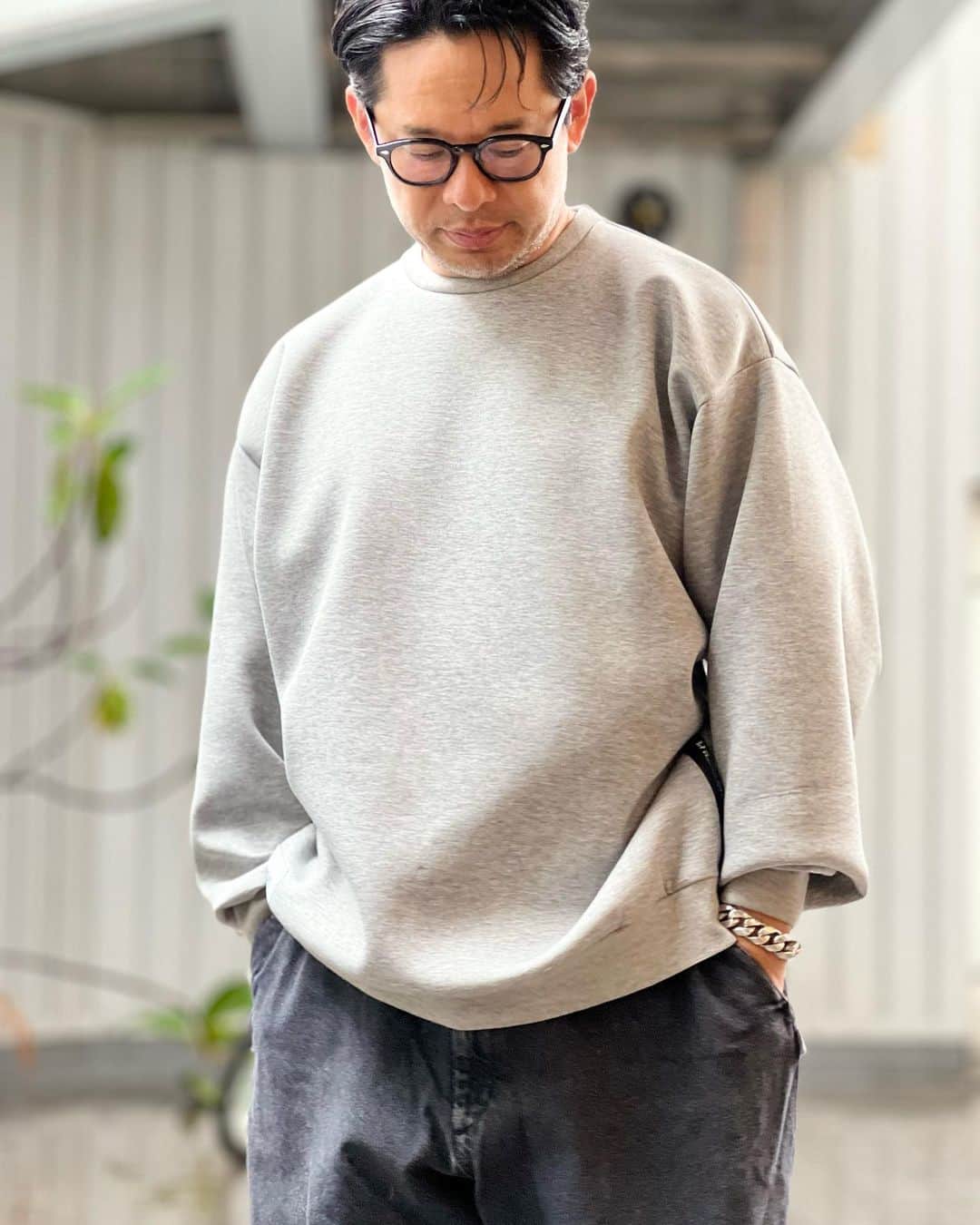 青木大輔のインスタグラム：「スポーツウェアっぽい質感がツボ！ グレーのスウェットは大好物 #wtaps」