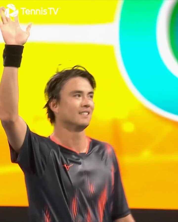 ダニエル太郎のインスタグラム：「Statement win ✨ @tarodaniel gets another top 20 win with a 6-0 6-4 win over Zverev! . #tennis #tennistv #atp #sports #miamiopen」