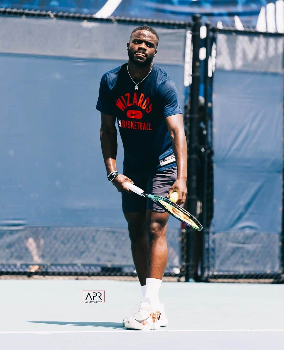 フランシス・ティアフォーのインスタグラム：「@miamiopen starts for the kid tomorrow. Hype to get out there and put on a show. Back to work. #southfloridatones #godspeed #justakidfromsalone🇸🇱🇸🇱   📸: @allproreels the Gandhi of photography」