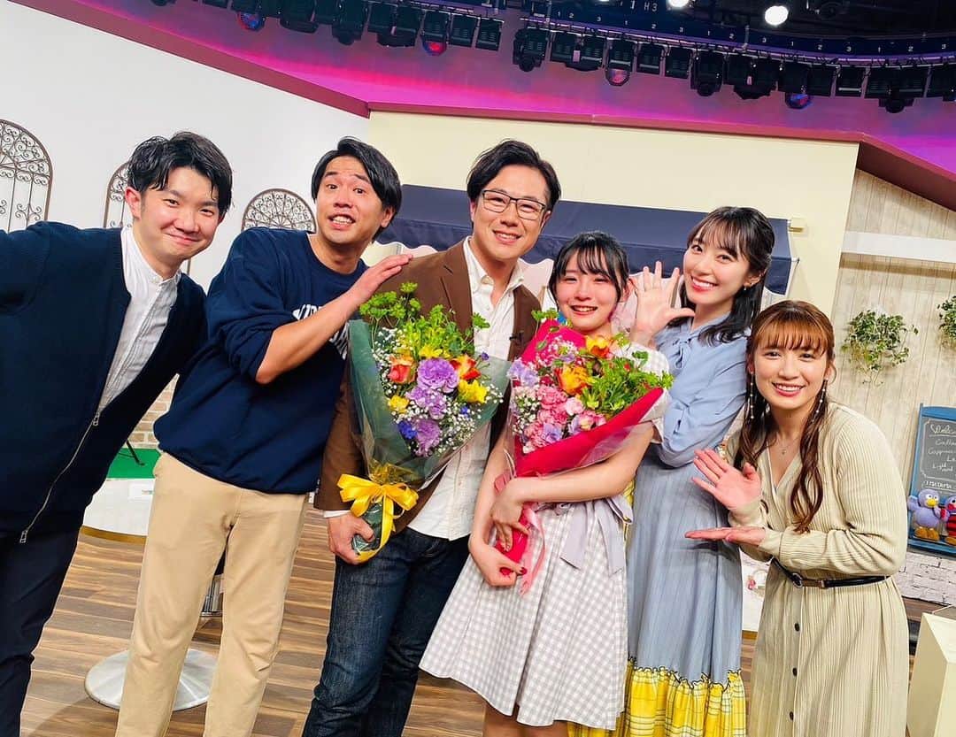 のインスタグラム：「今朝のいまたま放送内で発表されましたが、佐々木さんと葵ちゃんが番組を卒業します  どんなときも優しく声をかけてくれるいまたまのお父さん佐々木さん  キラキラ笑顔が可愛くていつも一生懸命なみんなのアイドル葵ちゃん  本当に本当にお疲れ様でした！  とはいえ家族みたいなこのメンバーはすぐにでも集まりそうな気がしています ✌︎ 毎週のように絶対売れようね！と合言葉のように唱えてるわたしたちなので笑、またみんなで楽しいことしようねええ〜！！  せっかくなので写真いろいろ載せちゃう  #テレ玉 #いまたま」