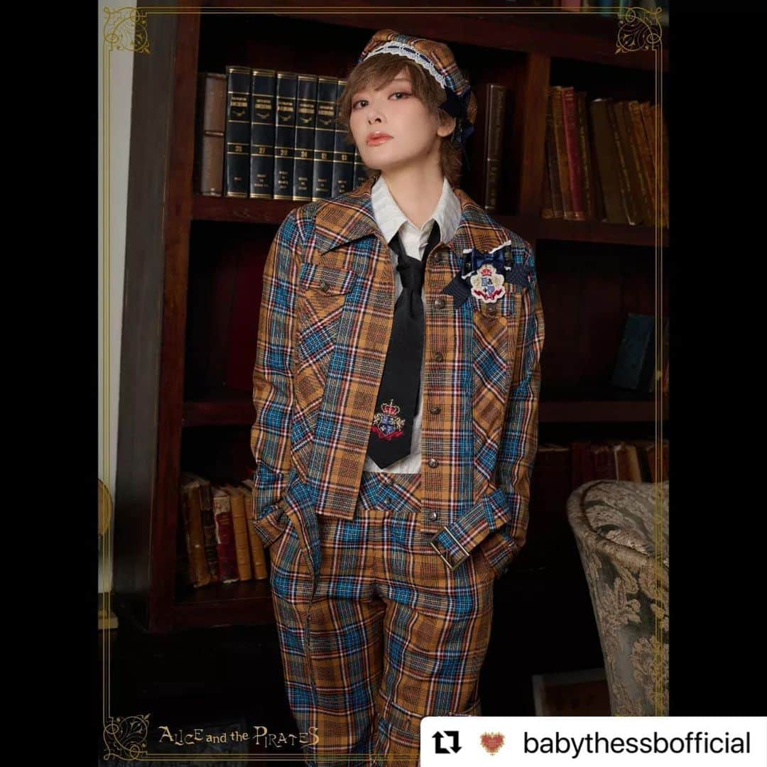 ルウトさんのインスタグラム写真 - (ルウトInstagram)「💛  #Repost @babythessbofficial with @use.repost ・・・ . ALICE and the PIRATES 新作ご予約「 Chester＆Maisy 」シリーズ  店舗ご予約希望受付期間(抽選):3月24日(金)～3月27日(月)12時   抽選結果は 3月28日(火) 各店開店以降 店舗より順次ご連絡させていただきます  通販ご予約期間(先着):3月24日(金)12時～3月27日(月)12時  P19JS207 Chester＆Maisyヨーク付きジャンパースカート マスタード/グリーン 28,800円+税  P19SK504 Chester＆Maisyキルト風コルセットスカート マスタード/グリーン 27,800円+税   P19JK317 Chester＆Maisyジャケット マスタード/グリーン 29,800円+税   P19PT604 Chester＆Maisyベルト付きロングパンツ マスタード/グリーン 24,800円+税  P19BL407 Chester＆Maisyネクタイ付きシャツ オフ白/黒 20,800円+税  P19HA925 Chester＆Maisyベレー帽 マスタード/グリーン 8,500円+税  P19HA932 Chester＆Maisyリボンヘッドドレス マスタード/グリーン 7,000円+税  P19OT012 Chester＆Maisyワッペン付きリボンブローチ 紺/グリーン 3,800円+税  #ALICEandthePIRATES#アリスアンドザパイレーツ」3月25日 11時44分 - chitoseruto