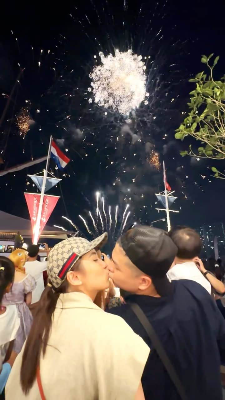チェルシー・オリビアのインスタグラム：「Our short memorable getaway.. these are memories i will hold dearly forever..」