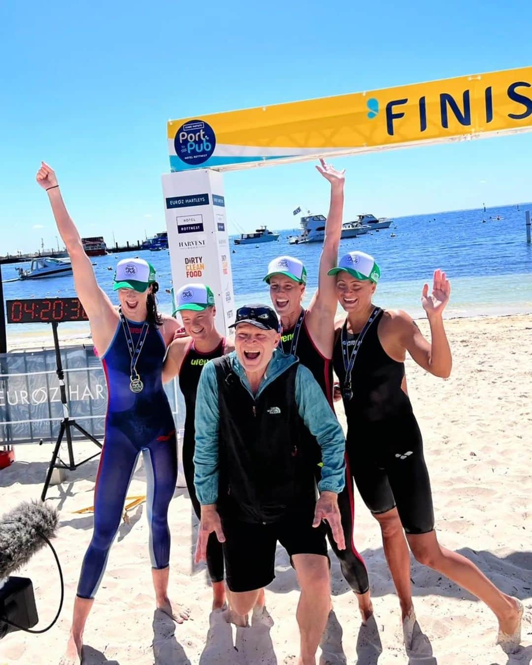 ケイト・キャンベルさんのインスタグラム写真 - (ケイト・キャンベルInstagram)「This time last week!  Last week I got to be part of the @subisportsmassageandphysio all female team competing in the @porttopub swim in Perth - a 20km open water swim from Perth to Rottnest Island. I've never really done any open water swimming...so to say I was underprepared is an understatement. As a relay team, we swam in 60 second intervals arriving at Rottnest in the record time of 4hrs16min. Here are some things I learned: -it's very hard to swim straight without a black line to follow. -20km is a looooong way. -I was too tired to worry about sharks. -I'm pretty sure I swallowed half of the ocean -good music is essential to keeping spirits high. -my nipples started chaffing from the salt. -there was a point in the middle of the race where I questioned my life choices. -I'm already thinking about how we could go faster next time. -I will not be transitioning to Open Water swimming - mad respect for those athletes.  @bronte_campbell @r.osie.w.ilson @jesspengelly #openwaterswimming #rottnestisland」3月25日 13時05分 - cate_campbell