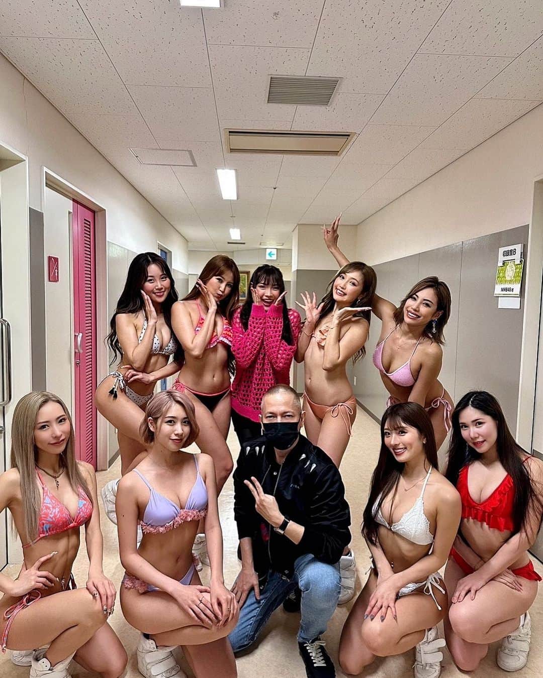 のインスタグラム：「昨日久しぶりのフェスでした！😱✨ アイドルのフェスの中でサイバージャパンチームでかなり意外だったが、無事に終わった！👙✨ 関係者の皆さん、ありがとう御座いました！😊✨  #cyberjapan #サイバージャパン #nigfes #nigfes2023」