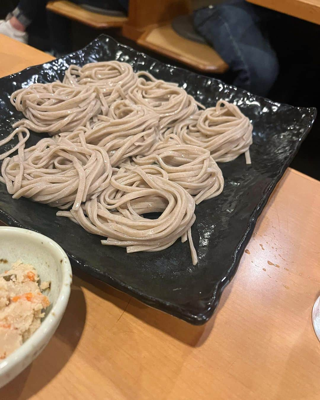 工藤ジェニファー茉侑さんのインスタグラム写真 - (工藤ジェニファー茉侑Instagram)「おそば食べて飲んでおそばで〆た日(え？)  2-5枚目　@lilyan_roppongi #莉々庵　は一品料理もお酒も美味しくて好きなお蕎麦屋さん🥰  6枚目- @真希そば　朝まで営業✔︎🙏  #蕎麦屋　#蕎麦スタグラム #蕎麦好き #蕎麦好きな人と繋がりたい #蕎麦焼酎　#soba #六本木グルメ　#六本木　#広尾グルメ#ワイン好きな人と繋がりたい  #食べスタグラム #グルメ好きな人と繋がりたい  #お酒好きな人と繋がりたい  #winelover #winestagram #お酒好き女子  #東京グルメ #グルメ好きな人と繋がりたい #japanesegirl #tokyotrip #食べログ高評価 #酒好きな人と繋がりたい  #グルメスタグラム　#和食　#恵比寿グルメ　#渋谷グルメ　#渋谷　#六本木ランチ #お蕎麦好きな人と繋がりたい #お蕎麦屋さん」3月25日 13時34分 - jennifermayu_s