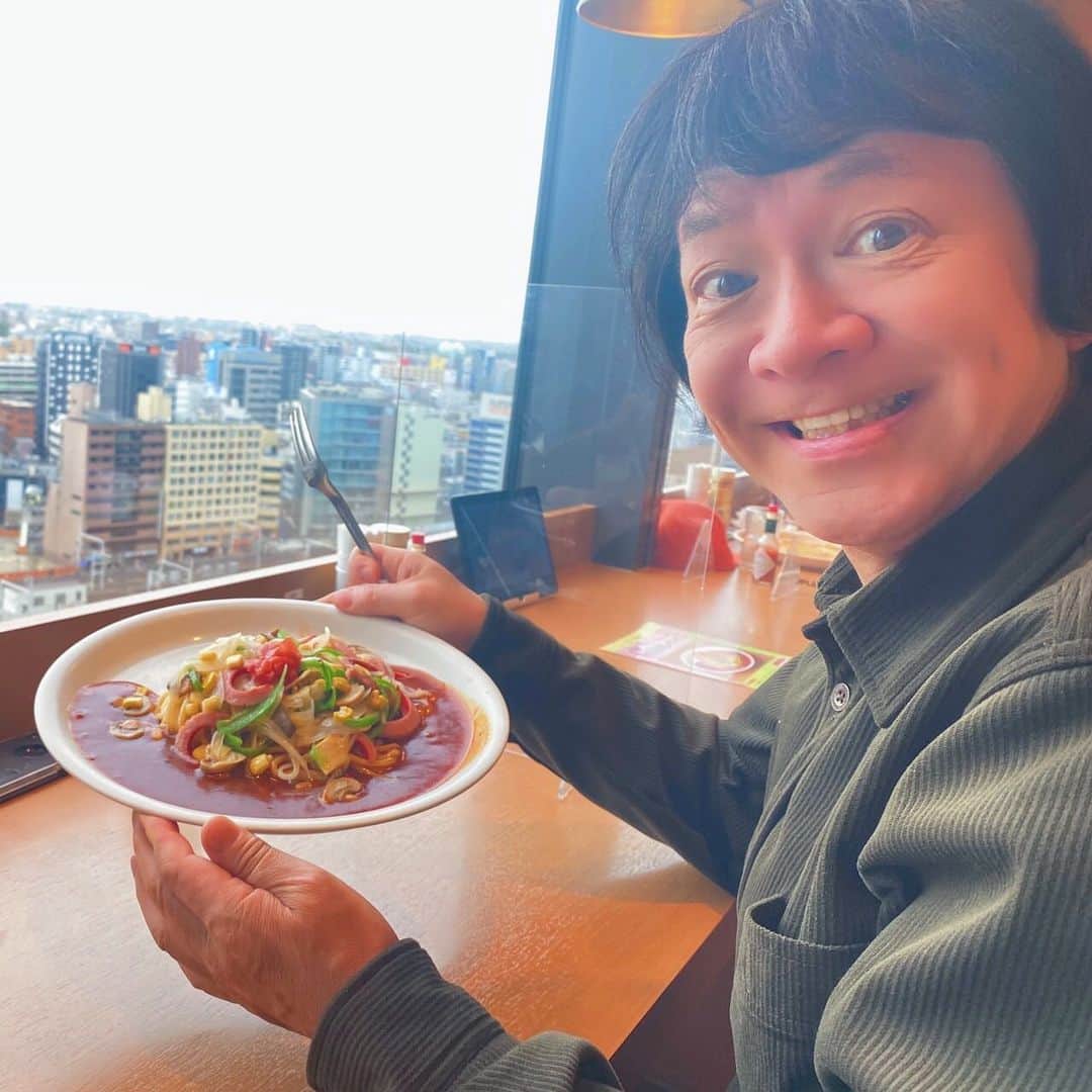 河崎実さんのインスタグラム写真 - (河崎実Instagram)「名古屋着きました。お昼はあんかけスパゲティを食べましたよ。 後ほどシネマスコーレで会いましょう！パンフレット買ってくださった方にはサインしますんでよろしくです。」3月25日 13時54分 - kawasakiminoru