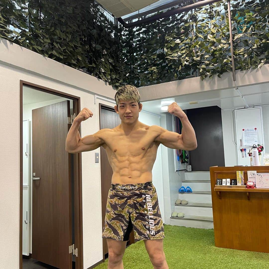 堀江圭功のインスタグラム：「戦い前最後の輝でのトレーニング終了！ 自分が信じる竹原さんに感謝です！  毎回本気で全力でやった！ 間違いなく俺は夢に向かってる！ @pt_kagayaki @take_naooo」