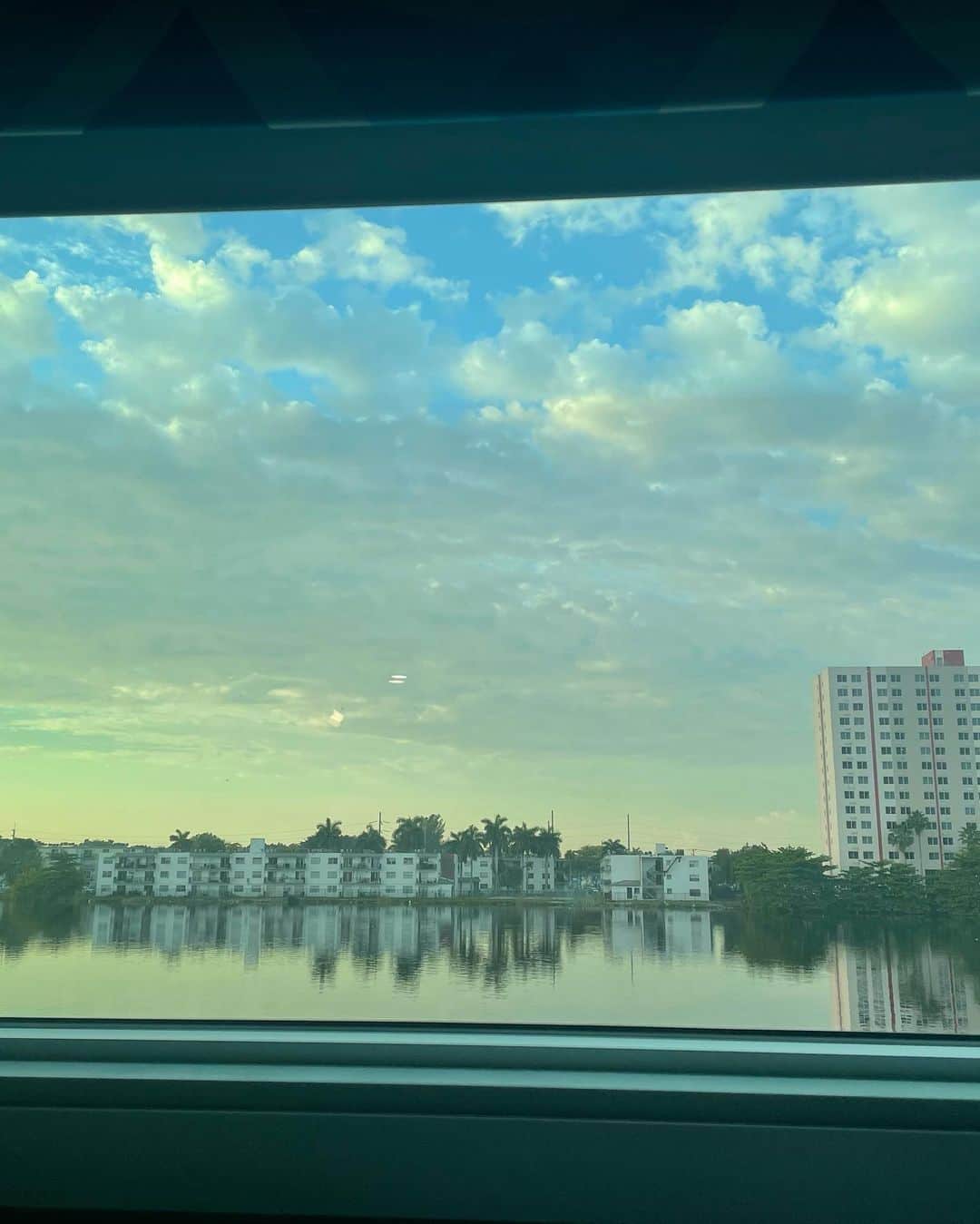 宮城弥生さんのインスタグラム写真 - (宮城弥生Instagram)「Miamiの色んな空！ まだ空の写真あるので、また投稿すると思います😊  (他の写真も投稿していきます)」3月25日 14時20分 - yayoi5482