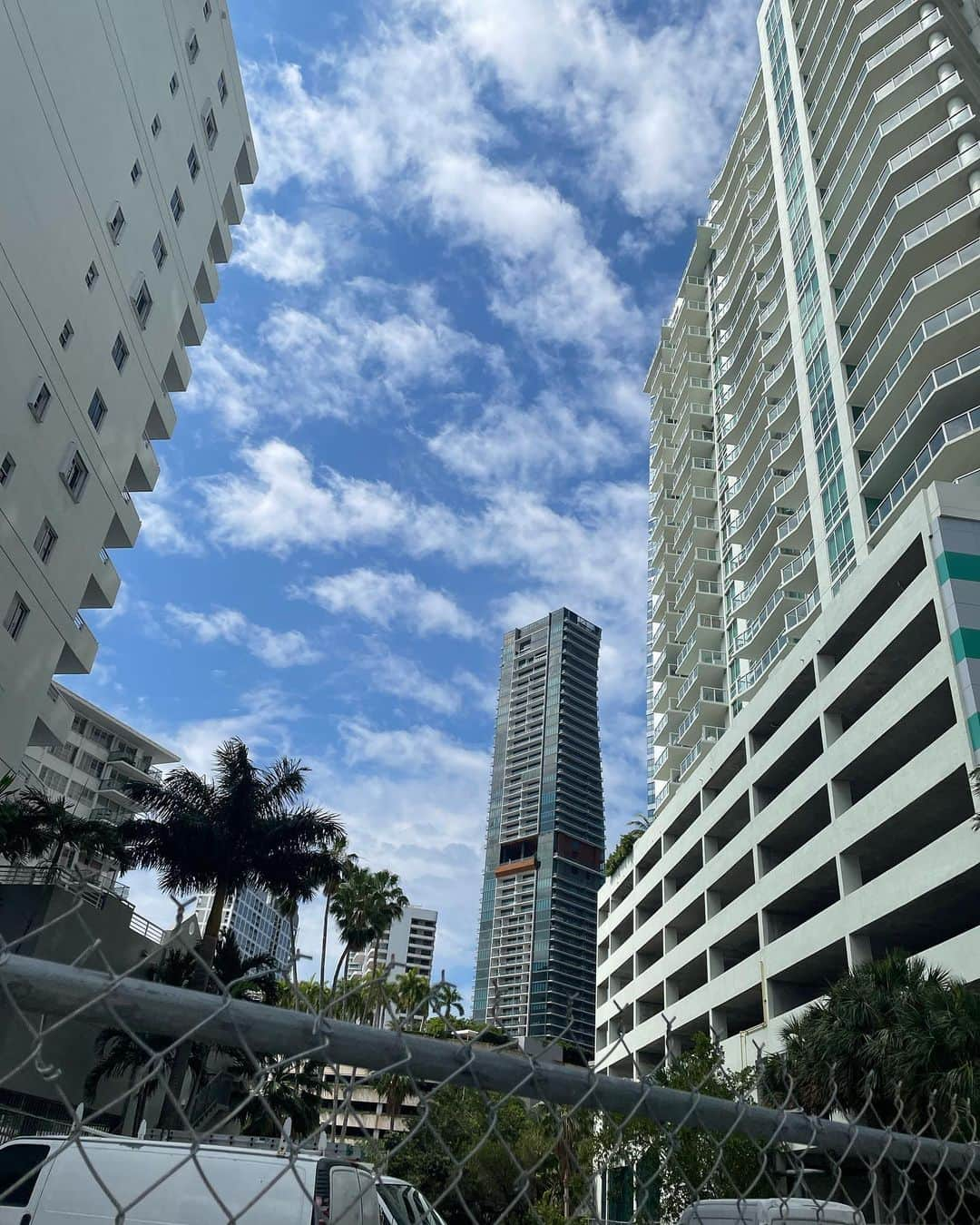 宮城弥生さんのインスタグラム写真 - (宮城弥生Instagram)「Miamiの色んな空！ まだ空の写真あるので、また投稿すると思います😊  (他の写真も投稿していきます)」3月25日 14時20分 - yayoi5482