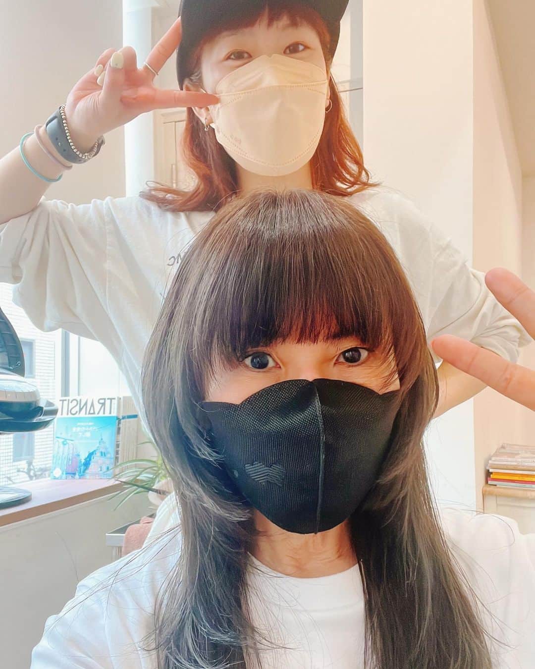 CHIHARUのインスタグラム：「どすっぴん投稿すみません🤣  東京に戻ってすぐに向かった天才のところ。  やっぱりヘアーが整うと気持ちがいいですね‼️  髪は、お顔の額縁です。  #CHIHARU #ヘアメイクCHIHARU #天才美容師 #宝塚og #元宝塚歌劇団」