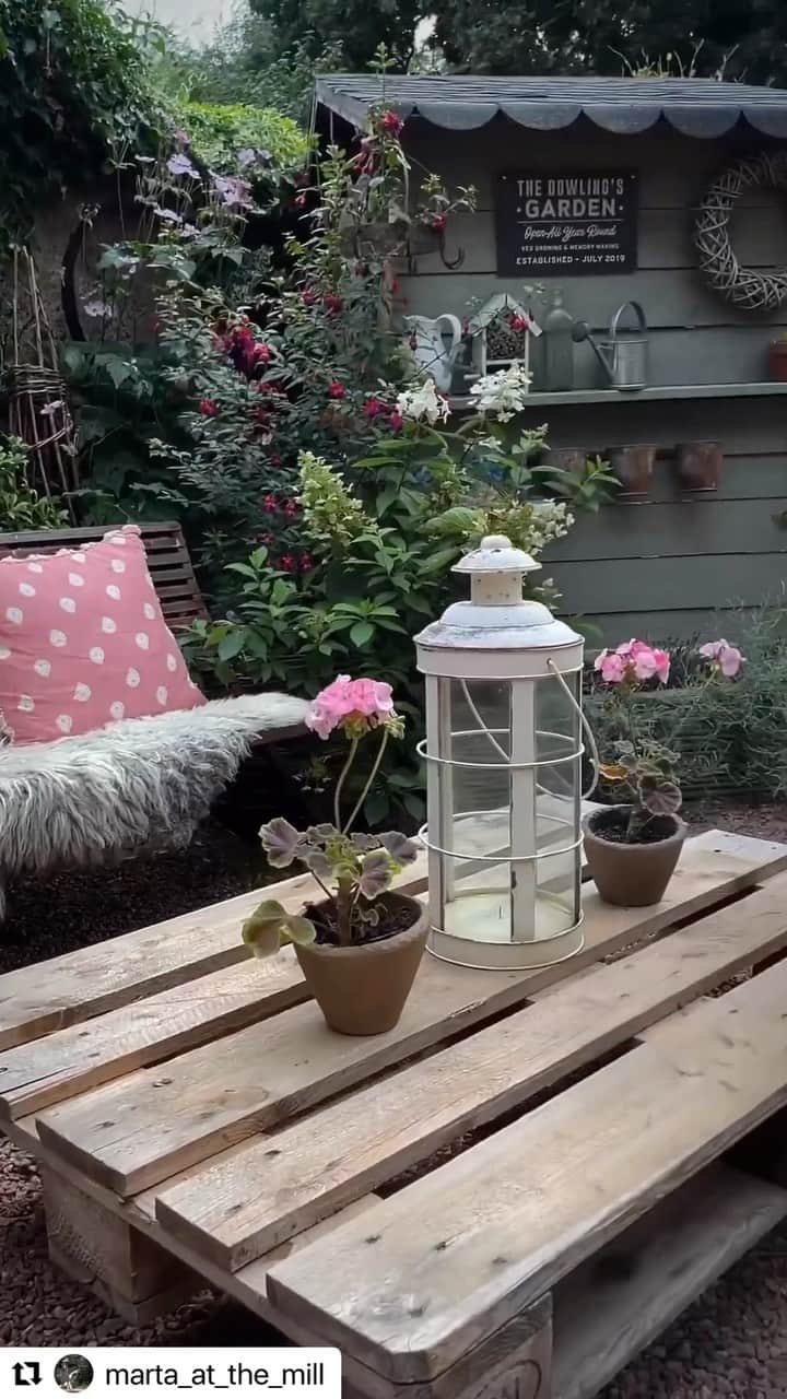 近藤麻理恵のインスタグラム：「Spending time in nature and gardening have always sparked joy for me. Now that it’s spring, what are you most looking forward to doing? 🪷 Video by @marta_at_the_mill.」