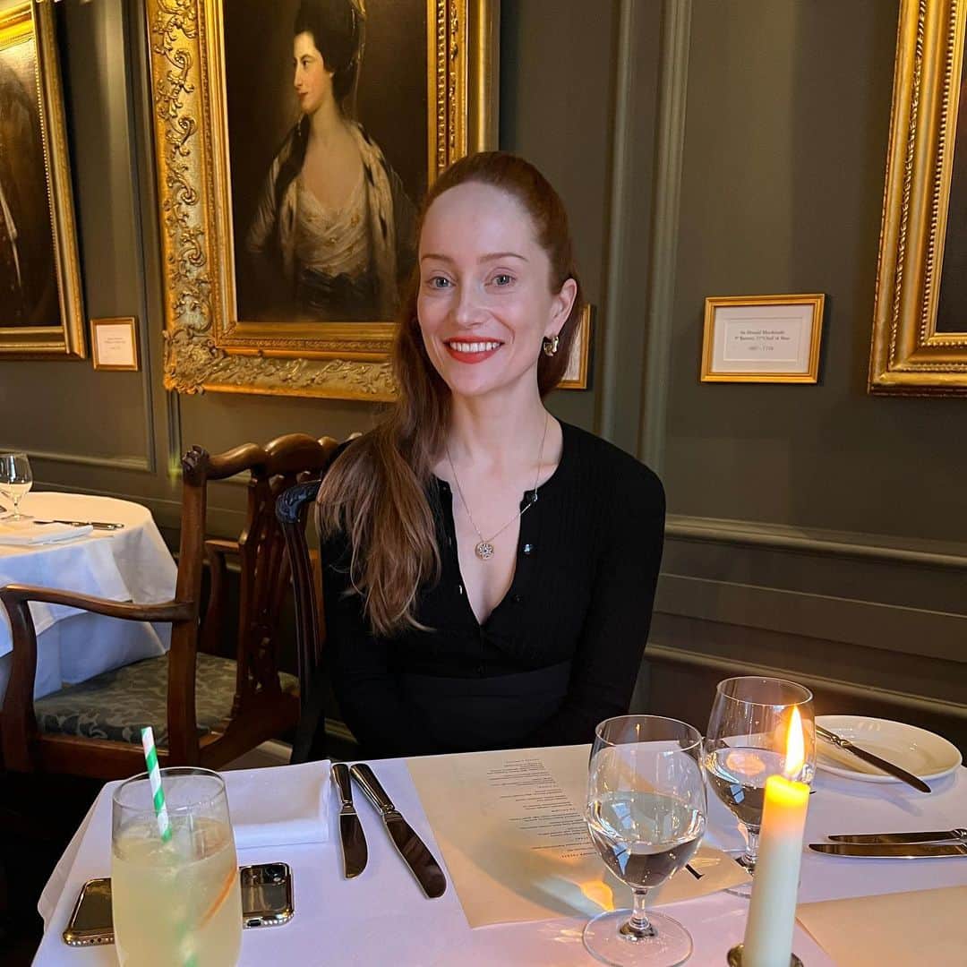 ロッテ・ヴァービークのインスタグラム：「We had the most magical time at the enchanting @kinloch_lodge ✨ we ate and slept for days 😍 and bathed with a view on the loch 🏴󠁧󠁢󠁳󠁣󠁴󠁿  Thank you Isabella and Kinloch family ♥️」