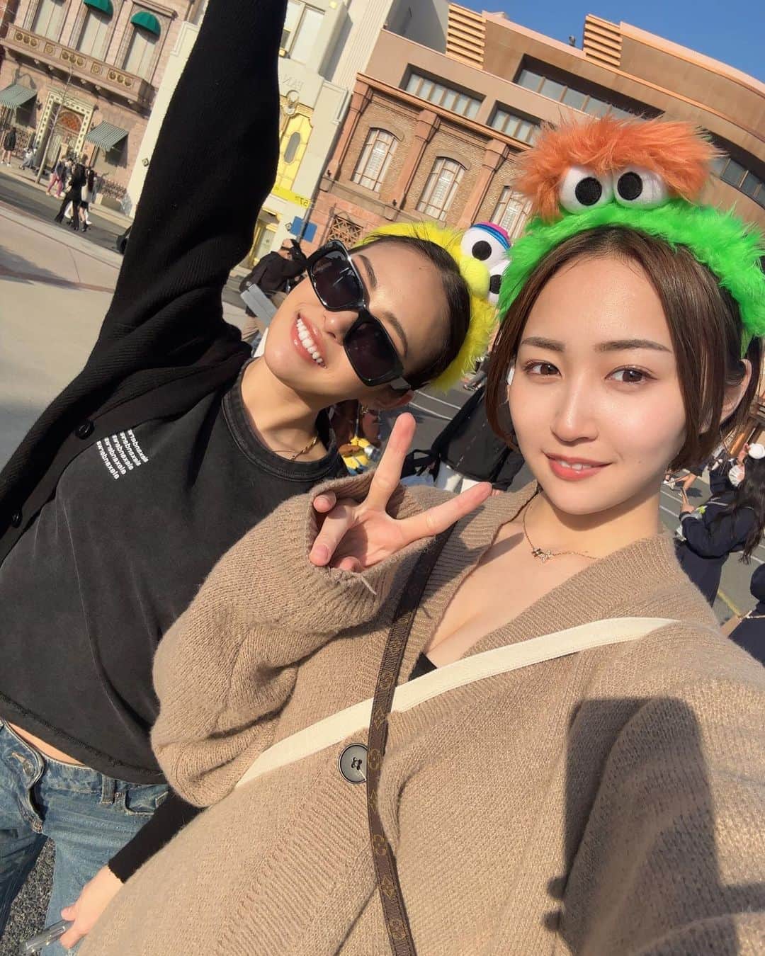 高橋美憂さんのインスタグラム写真 - (高橋美憂Instagram)「USJ🌎🤍 日帰りで4時間しかいなくて、 乗り物乗らずでも何だかんだ楽しかった🫰🏻  チケットの日付間違えちゃってて、 ニンテンドーワールドとハリポタは 来月にお預けになりました🥺(笑)  #universalstudiosjapan #usj  #ユニバーサルスタジオジャパン  #セサミストリート #カチューシャ  #ユニバ #大阪 #日帰り #新幹線」3月26日 0時39分 - miichan_0630