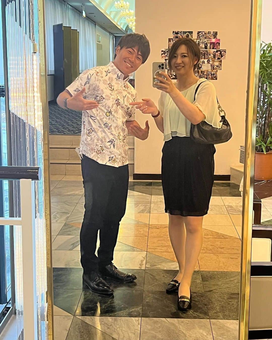 川満陽香理さんのインスタグラム写真 - (川満陽香理Instagram)「従兄弟の結婚式で弾丸沖縄帰省✈️  かりゆしウェアがOK✨というか もはや正装扱いなので 旦那もかりゆしチャレンジ！  沖縄の旅行会社に転職⁈できそう笑」3月25日 16時39分 - hikari.kawamitsu