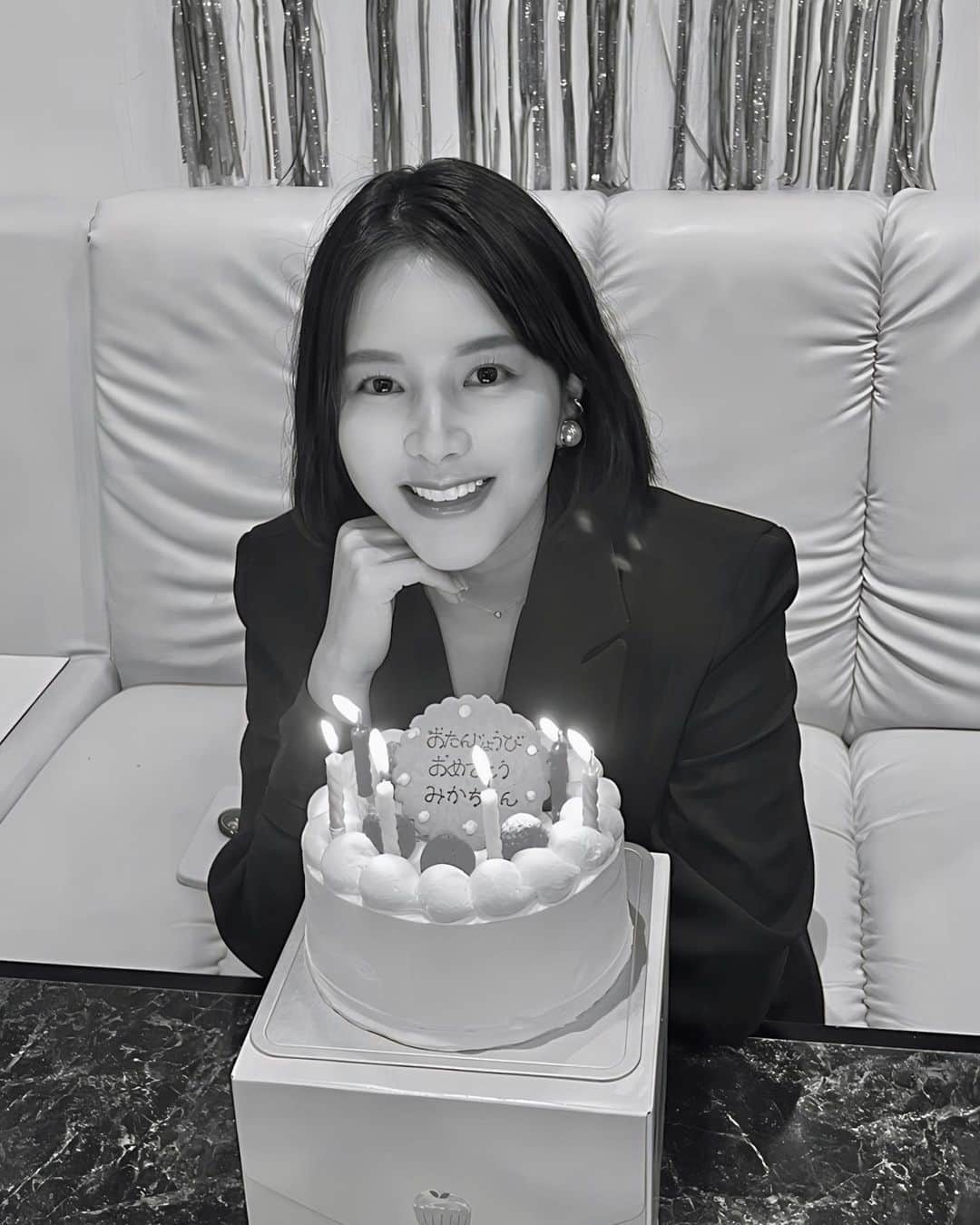 Lilmeさんのインスタグラム写真 - (LilmeInstagram)「MY HBD〜🎂🖤🖤 3 / 25  髪を切ってイメージも変わったので韓国でプロフィール写真を撮ってもらいました！감사합니다〜! @hyunco.zip」3月25日 16時51分 - lilme_official