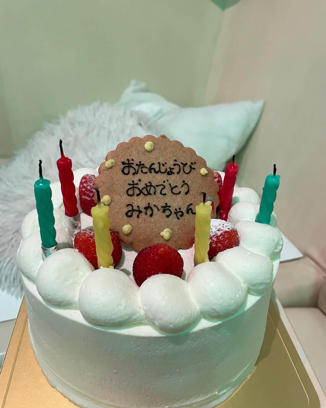Lilmeさんのインスタグラム写真 - (LilmeInstagram)「MY HBD〜🎂🖤🖤 3 / 25  髪を切ってイメージも変わったので韓国でプロフィール写真を撮ってもらいました！감사합니다〜! @hyunco.zip」3月25日 16時51分 - lilme_official