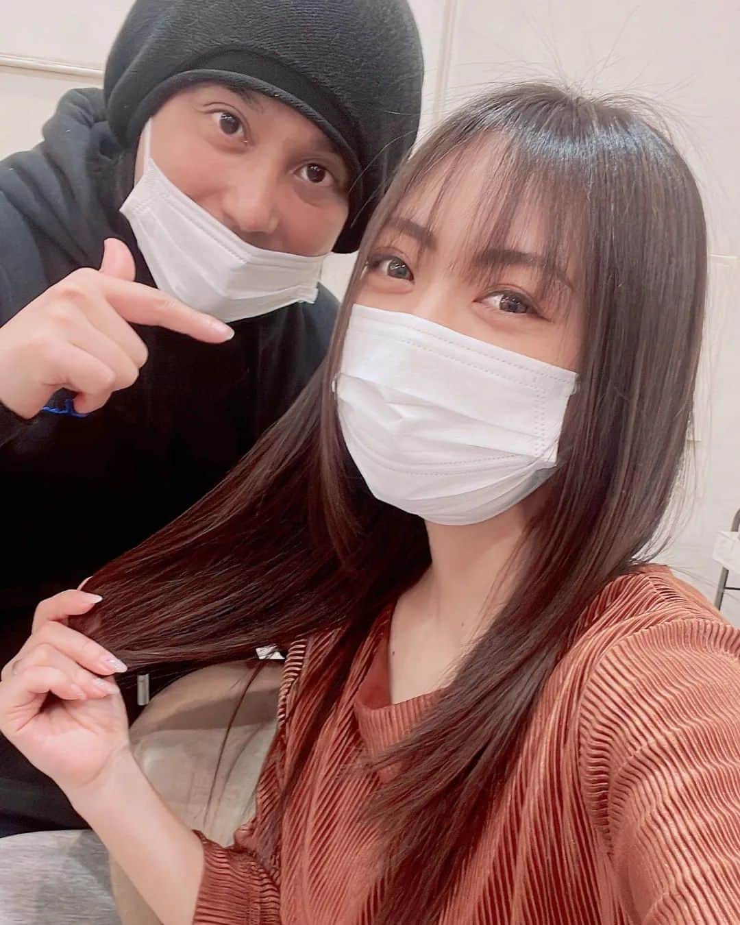 のインスタグラム：「ものまねタレントのみかんさんにご来店いただきました🥰. 担当はいつもディレクターNOGUCHI✂. . ご紹介もいただき有難うございました🍊♥. またのご来店お待ちしてます🥰 . #ものまねみかん さん🍊 #ROI #hairsalon #haircolorists #hairarrange #haircut #haircare #hairfashion #青山ヘアサロン #表参道ヘアサロン #青山美容室#表参道美容室#ヘアケア#ヘアケアサロン #ヘアケア方法 #ヘアケア好きさんと繋がりたい #ヘアケアマイスター #ヘアケアサロン #髪質改善メニュー #髪質改善美容室 #髪質改善トリートメント #髪質改善ストレート #髪質改善サロン #美髪改善 #美髪 #美髪エステ #美髪計画 #美髪チャージ #美髪になりたい」